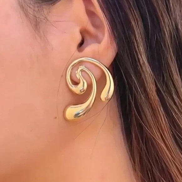 NEW Elegant Gold Swirl Earrings - Picture 4 of 4